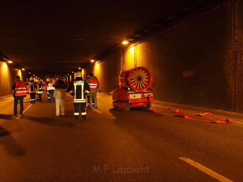 BF Koeln Tunneluebung Koeln Kalk Solingerstr und Germaniastr P237.JPG